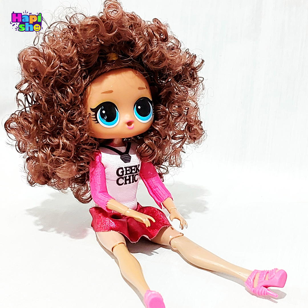 حالت نشسته عروسک دخترانه جدید لباس قرمز ست ۲ عددی فشن با لوازم مدل DOLL GIRL